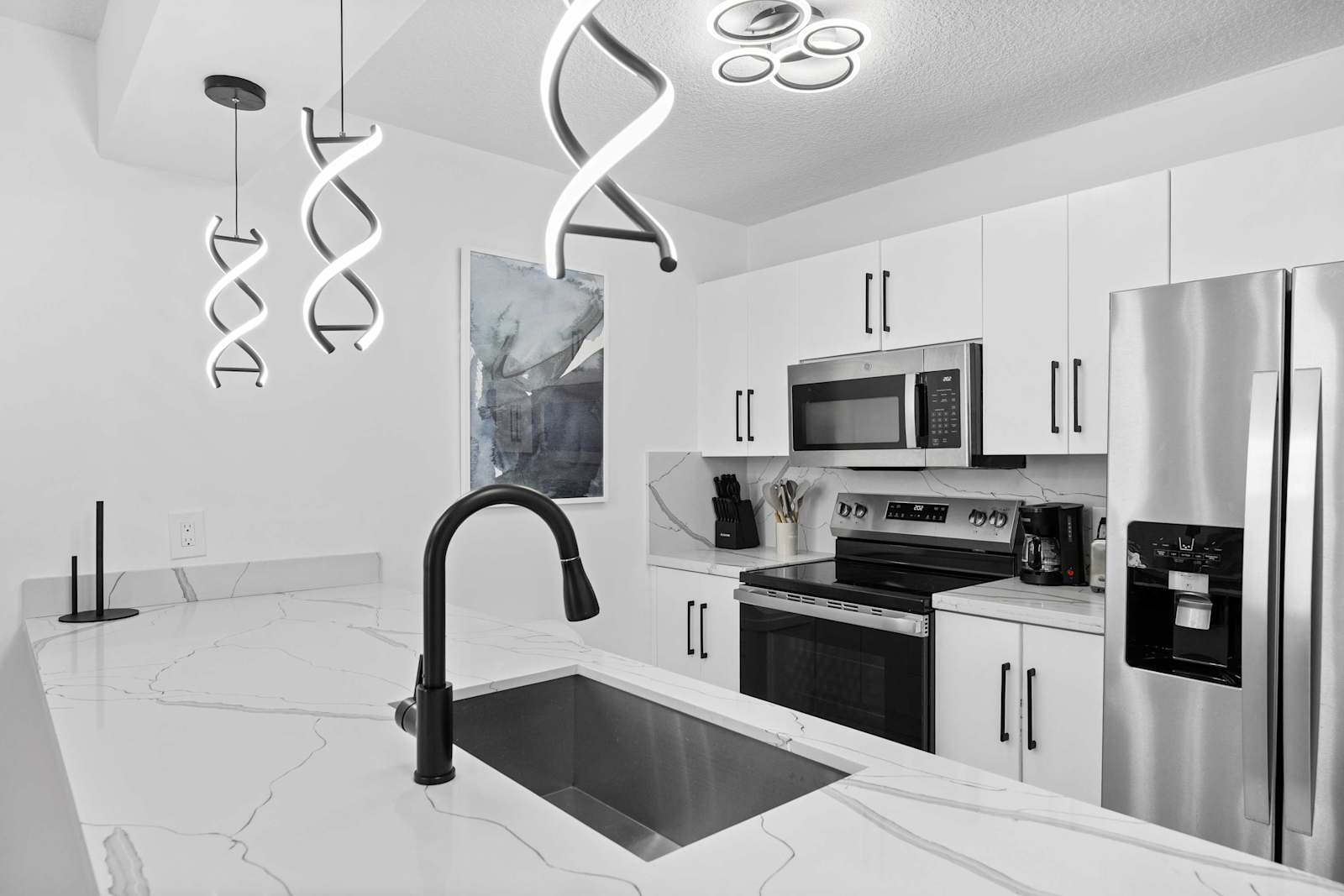 Luxury Brickell 1BR With City Views & Rooftop Pool living space