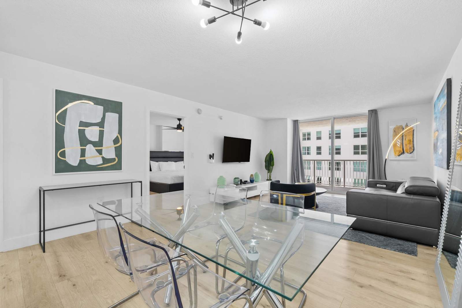 Luxury Brickell 1BR With City Views & Rooftop Pool detail 6