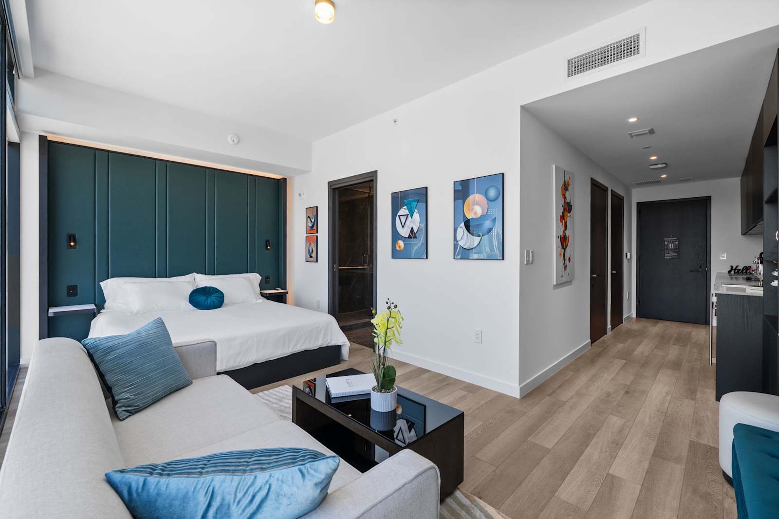 E11EVEN Superior Suite with Elite Amenities detail 5