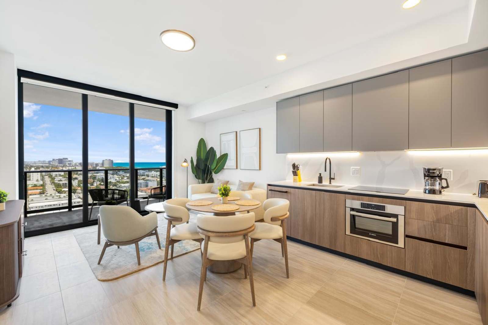 Miami Beach Family Friendly Luxury Condo Sea Views detail 6
