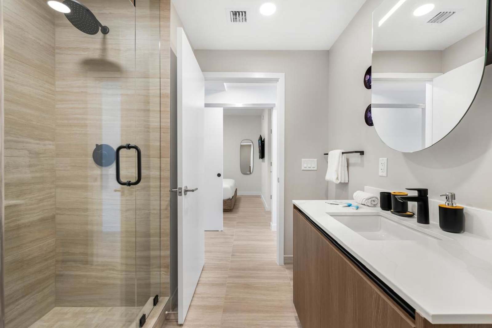 Miami Beach Family Friendly Luxury Condo Sea Views detail 5