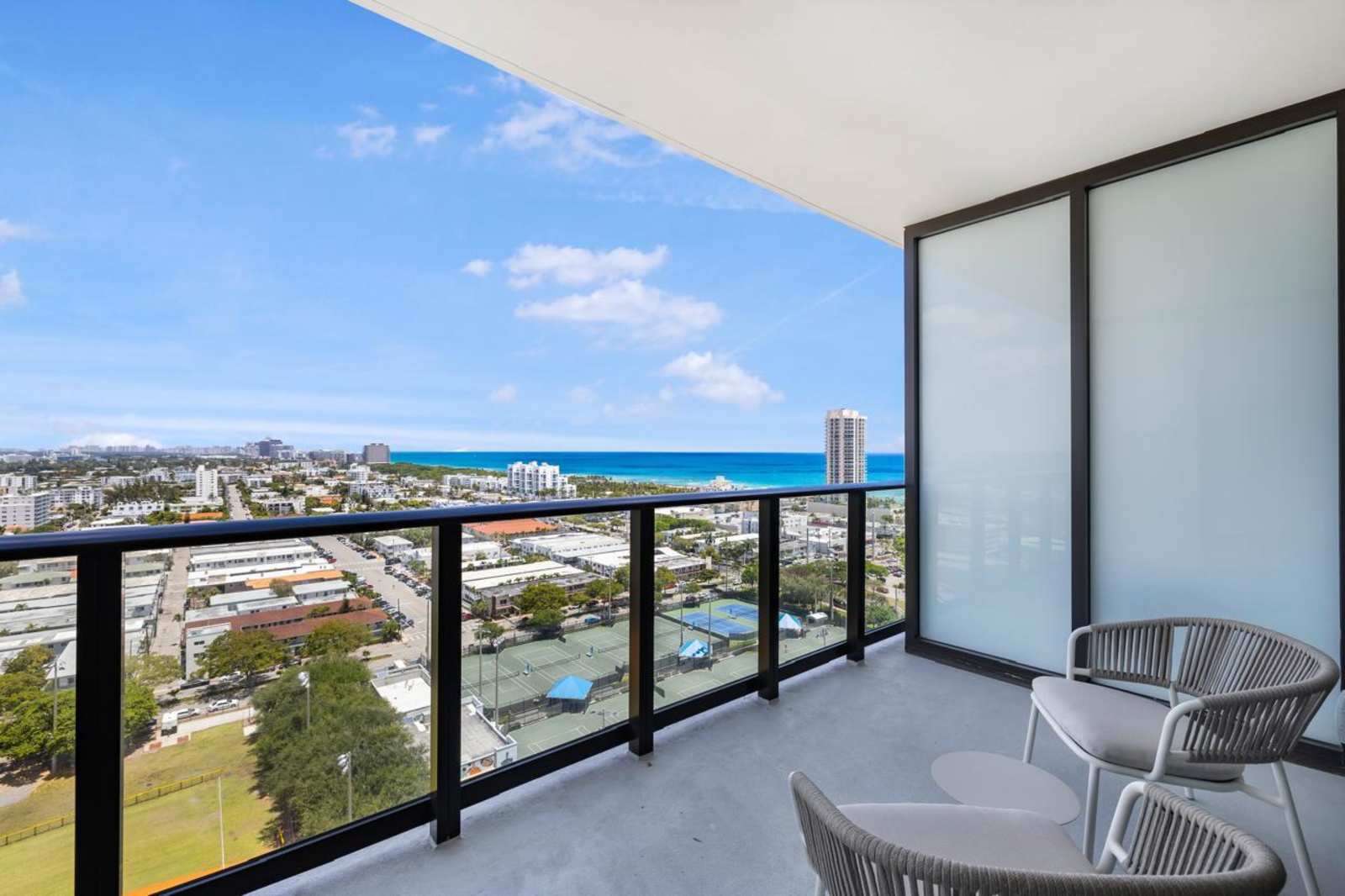 Miami Beach Family Friendly Luxury Condo Sea Views detail 3