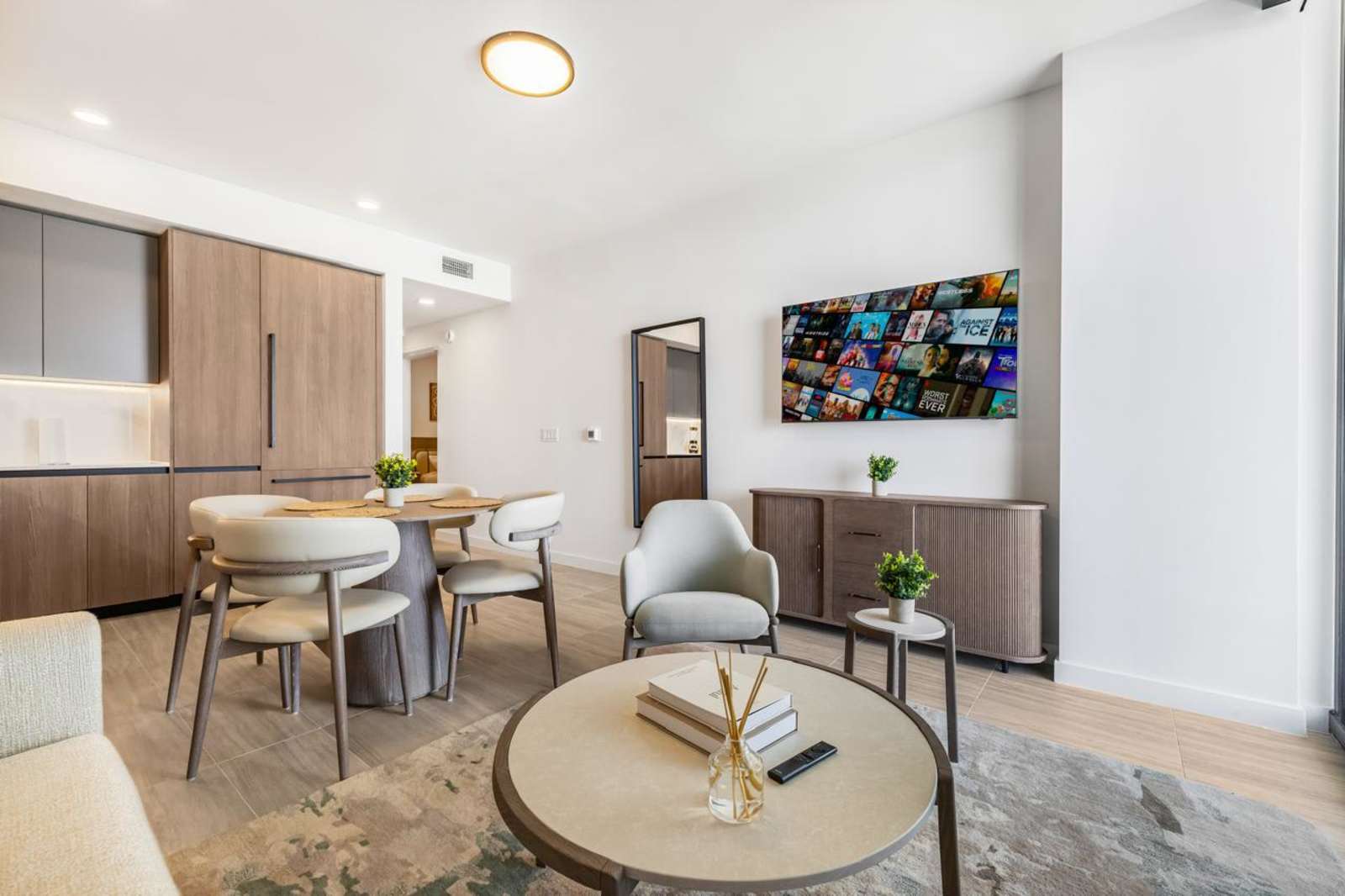 Miami Beach Family Friendly Luxury Condo Sea Views detail 2