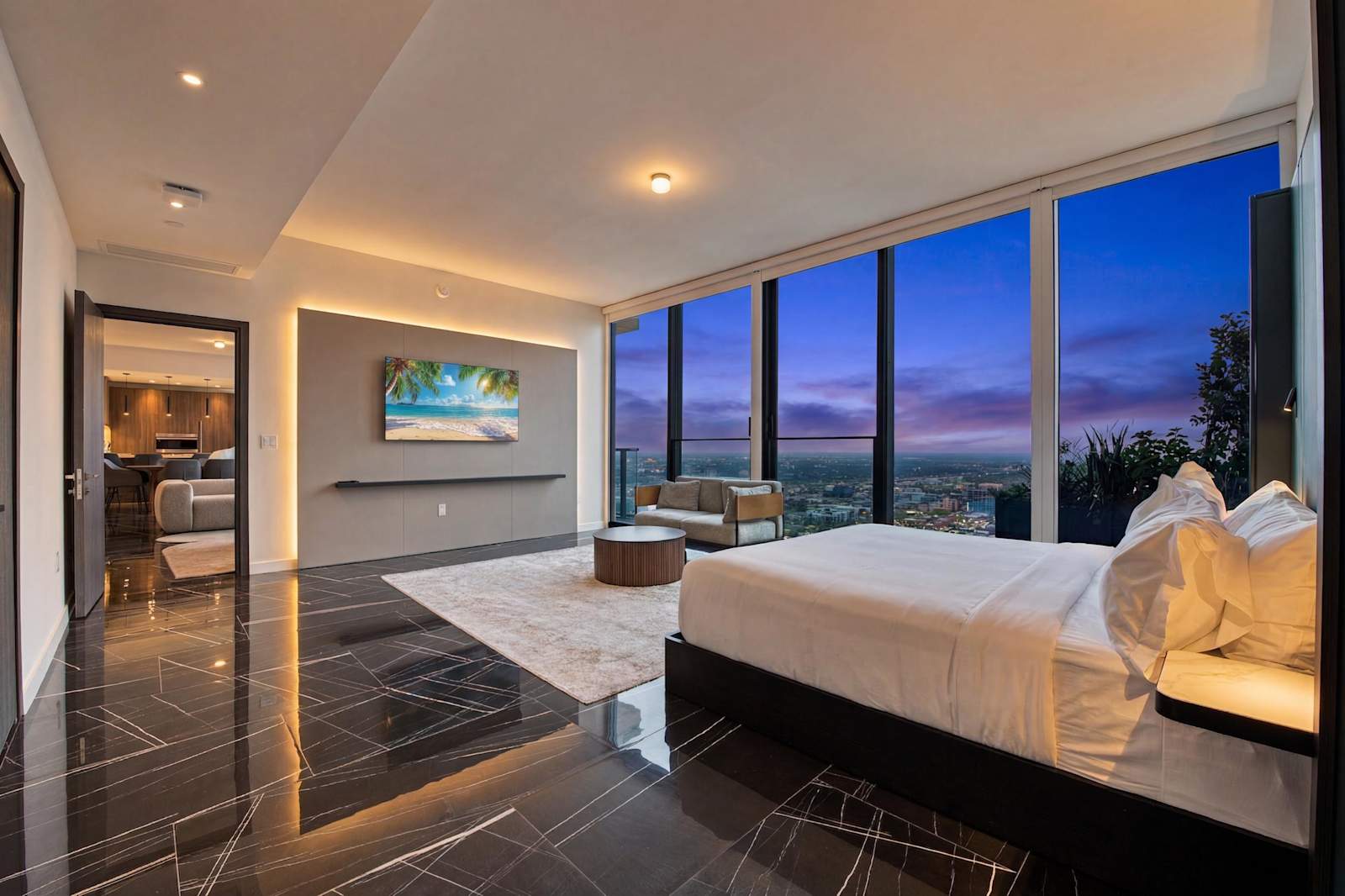 Luxury Sky Penthouse with Ocean & City Views detail 3