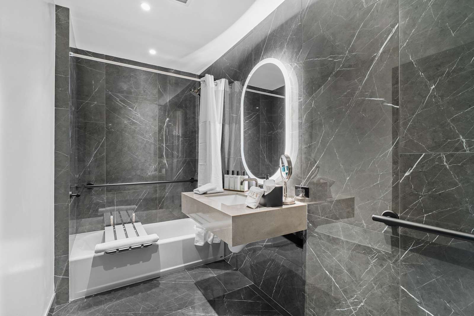 Experience Luxury At The E11EVEN Residences detail 5
