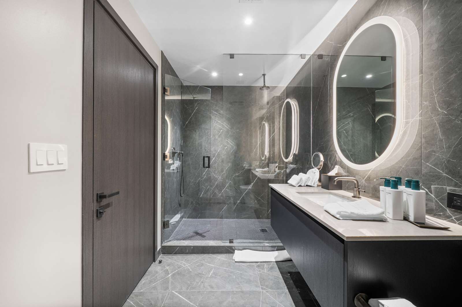 Luxury E11EVEN Skyline Views & ELITE Amenities detail 6
