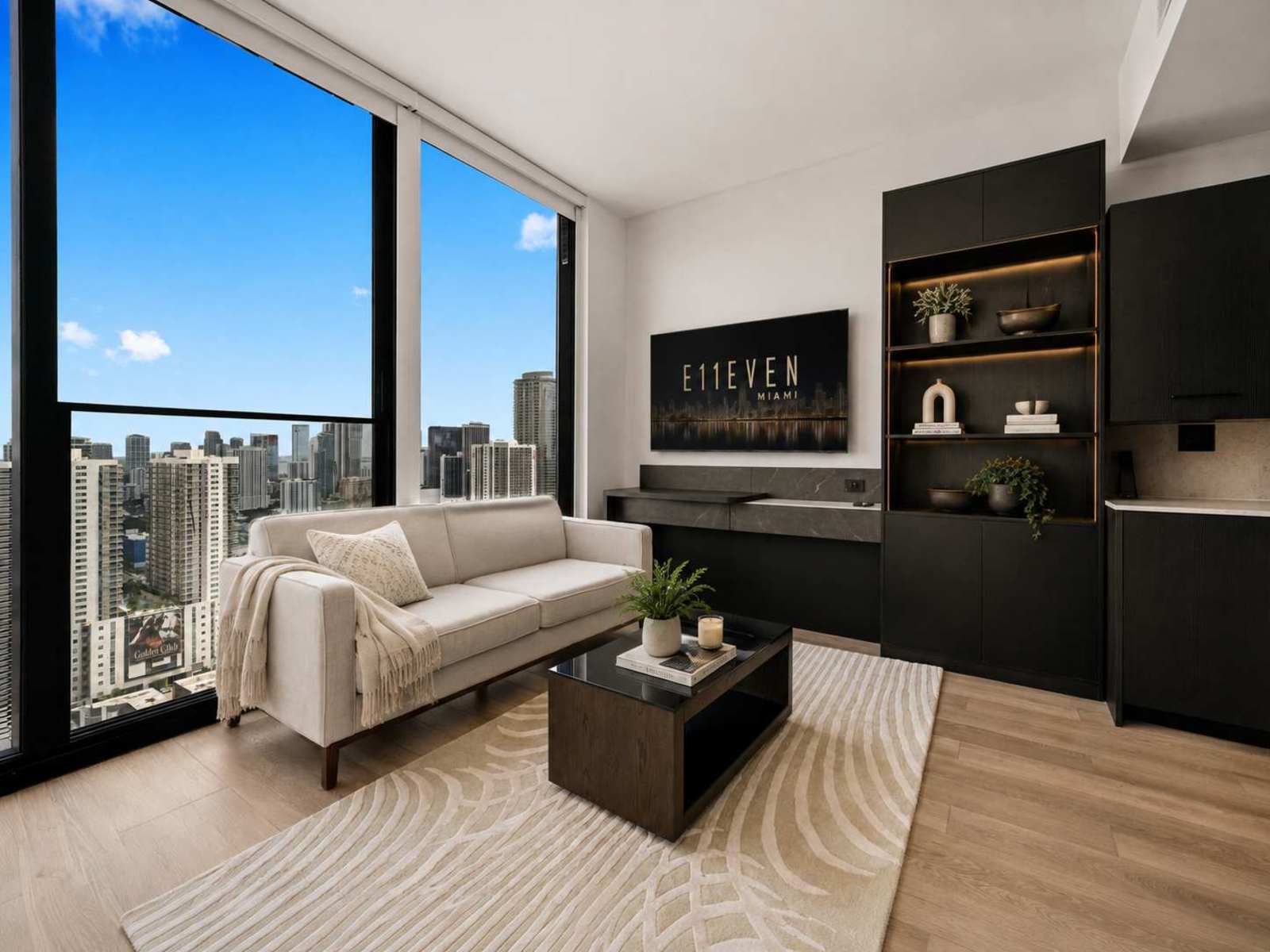 Luxury E11EVEN Executive Residence with Water View detail 3