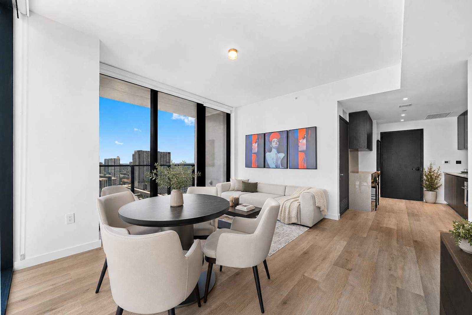 E11EVEN Residences 2 Sided Suite with City Views detail 5