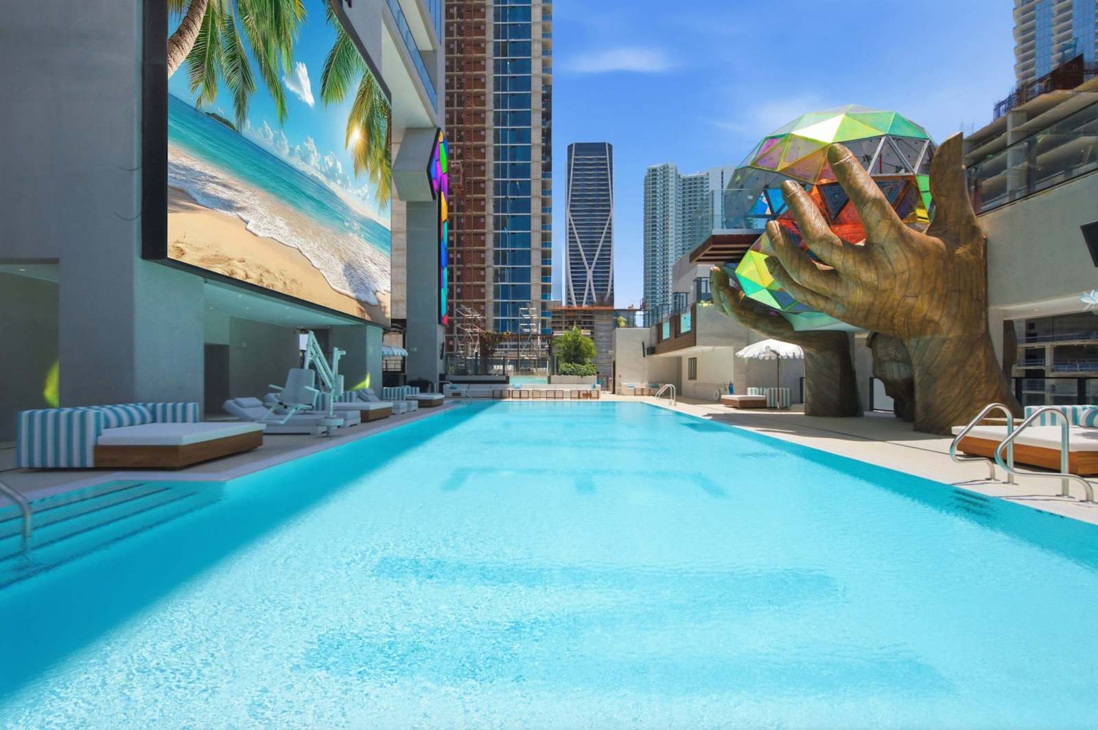 Deluxe E11EVEN Suite with Elite Amenities living space