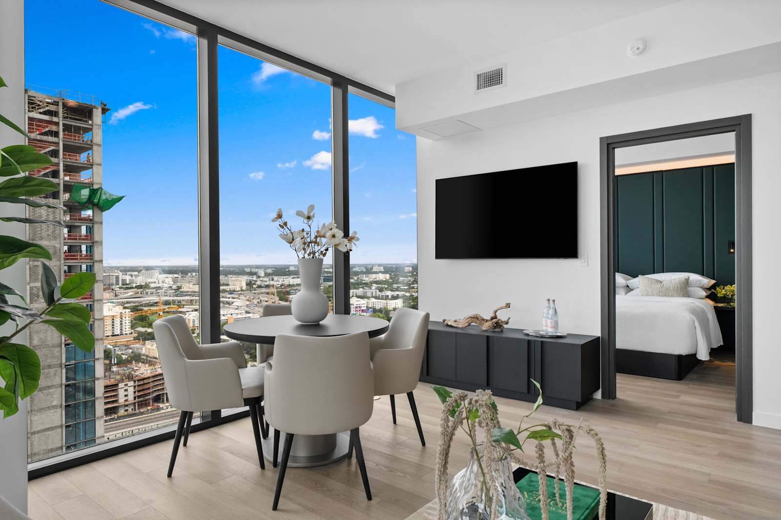 E11EVEN Skyline Suite 29th Floor w/ Rooftop Pool detail 5