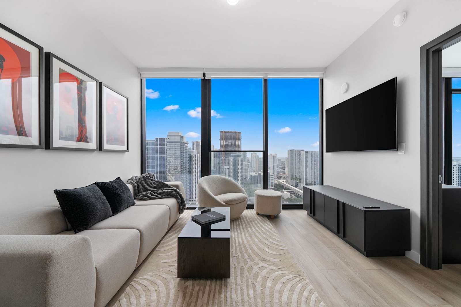 Luxury E11EVEN | Skyline Views & Resort Amenities at E11EVEN