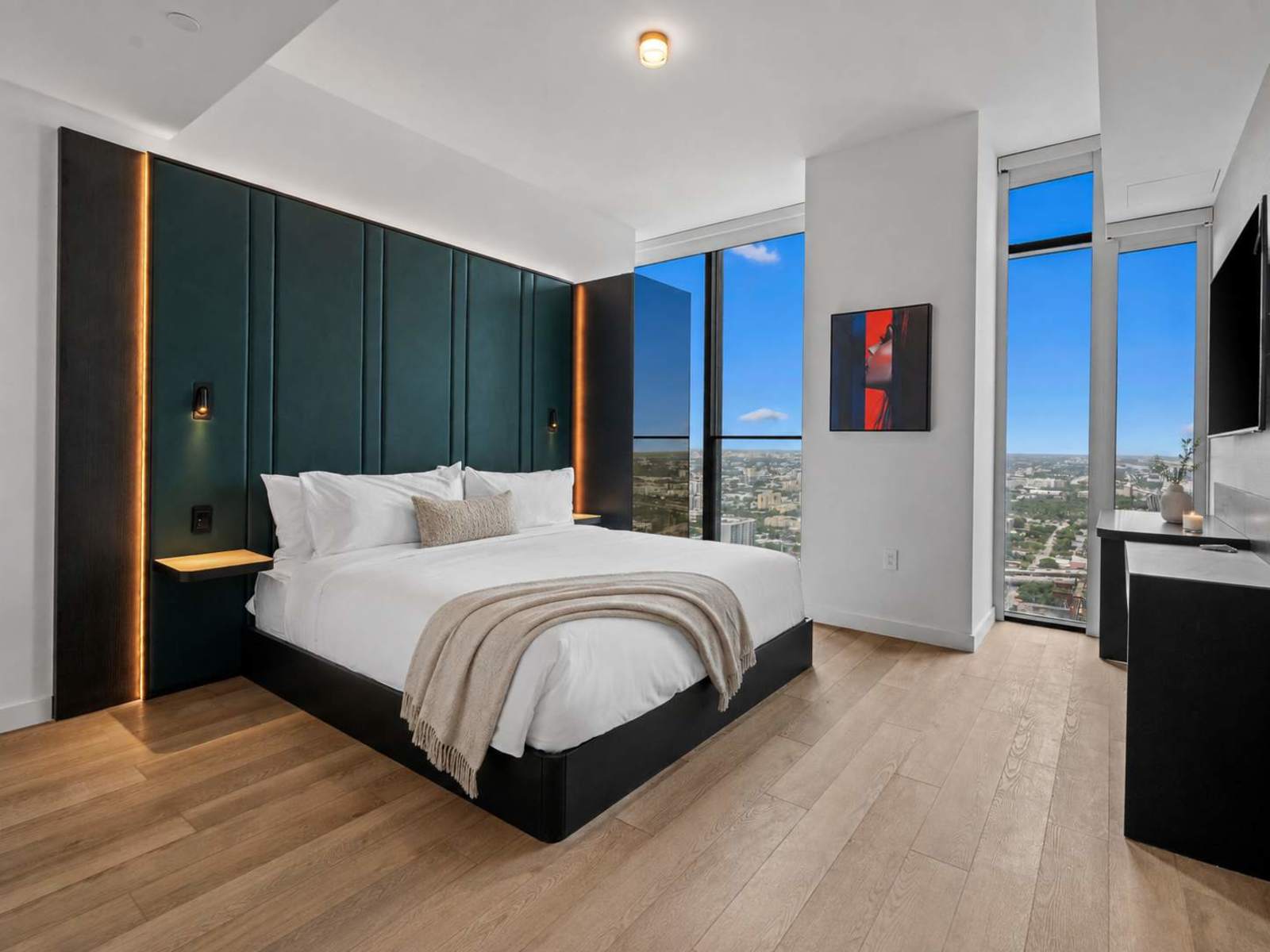 E11EVEN Sunset View Residence on the 44th Floor detail 3