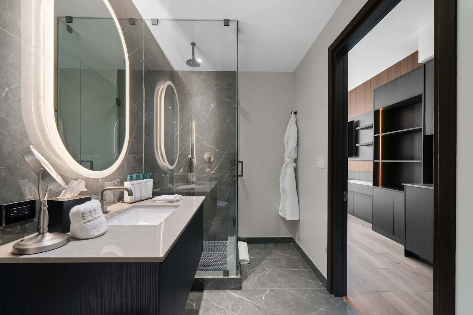 E11EVEN Studio Suite w/ Rooftop Pool City Views detail 5