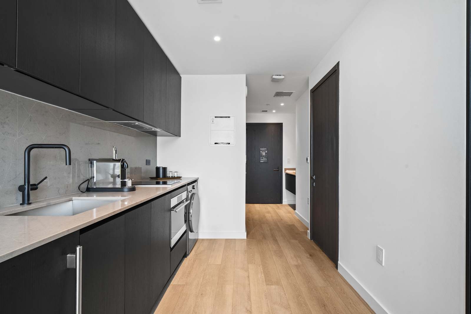 Stunning Studio Suite At The E11EVEN Residences detail 5