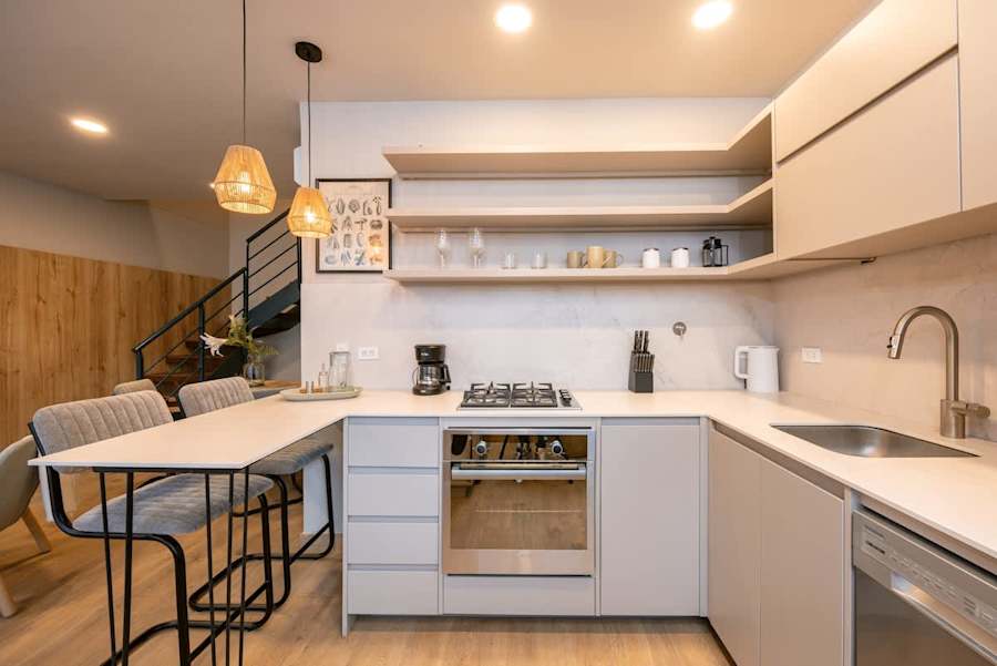 Digital Nomad Paradise 2BR unit with A/C in Manila, Guesty gallery image 9