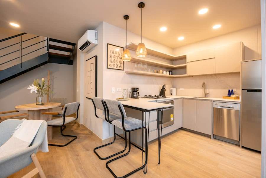 Digital Nomad Paradise 2BR unit with A/C in Manila, Guesty gallery image 4