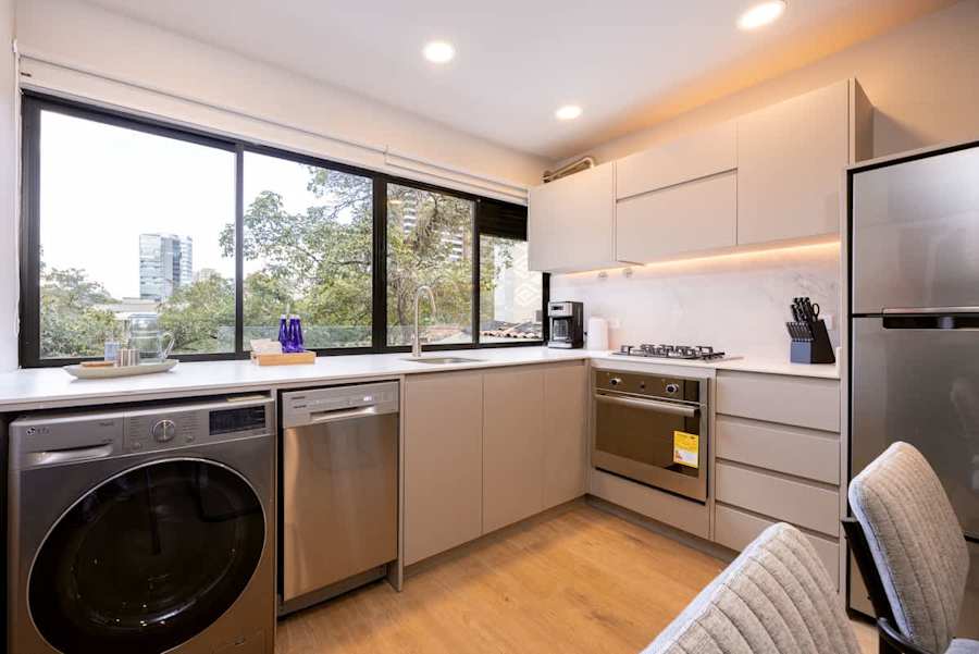 Digital Nomad Paradise 2BR unit Steps from Manila, Guesty gallery image 12