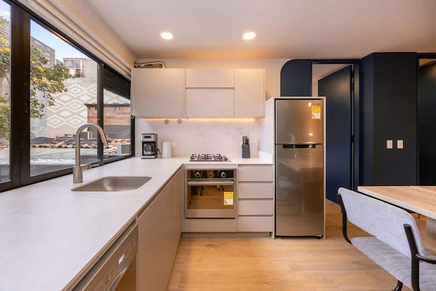 Digital Nomad Paradise 2BR unit Steps from Manila, Guesty gallery image 5