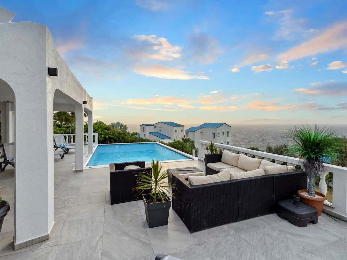 Luxe 3BR Villa: Pool & Sweeping Ocean Views in Dawn Beach · Sint Maarten