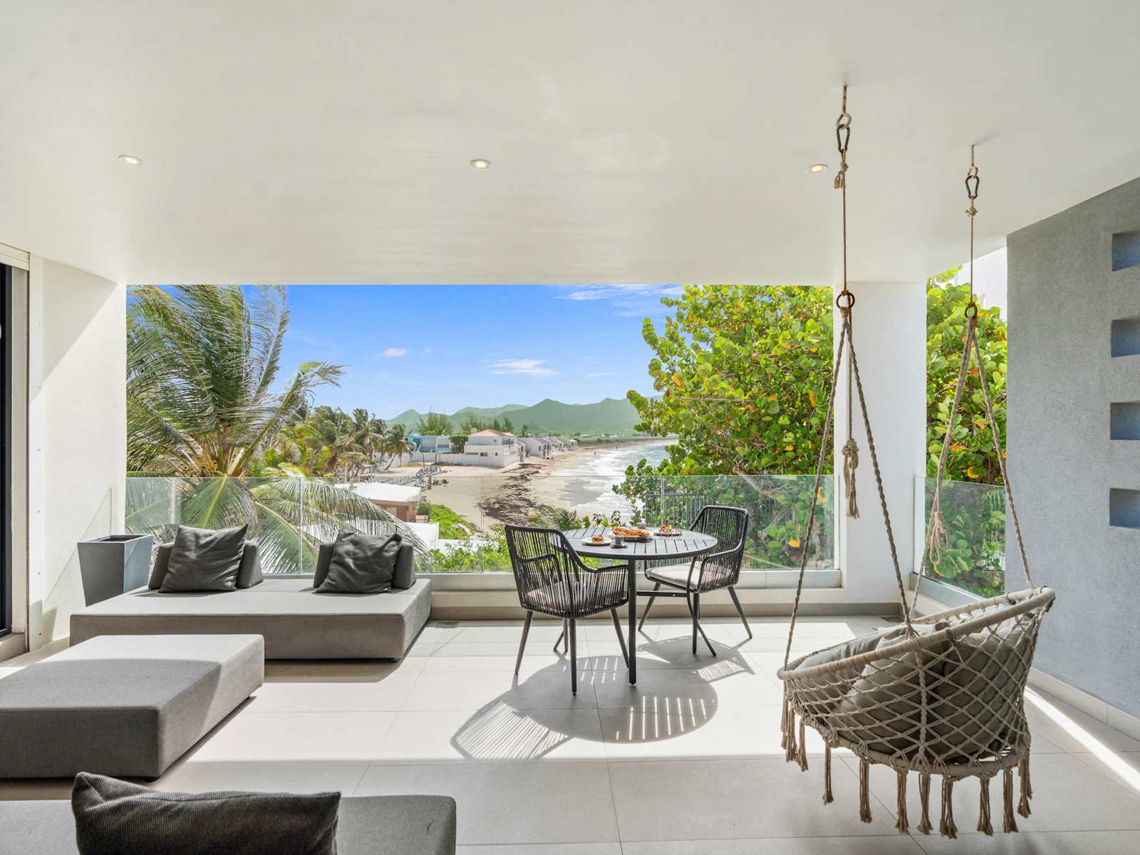 Beacon Hill Hideaway Luxury Condo in Simpson Bay — view 3