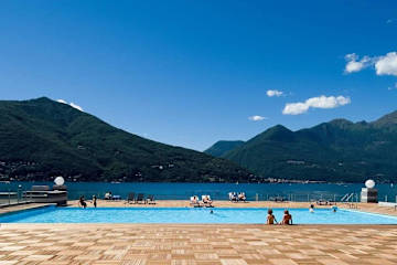 2 bedroom Lake Maggiore apartment with pool