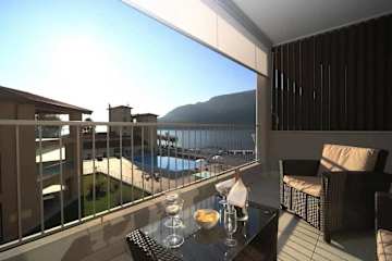 2 bedroom Lake Maggiore apartment with pool