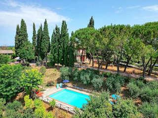 Ivy covered villa in Tuscany
