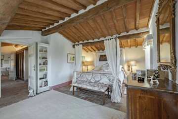 Luxury Tuscany 6 bed villa with pool