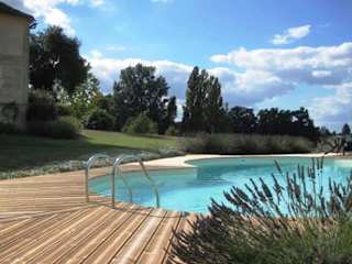 Metal steps into a swimming pool