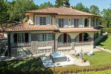 A villa in Italy with blue shutters