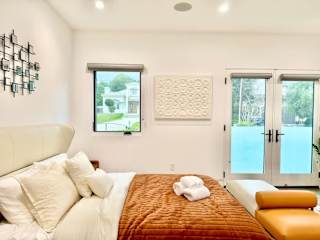 Property Image 100