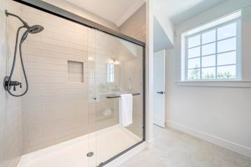 Seascape Haven, Modern Townhome with Fireplace