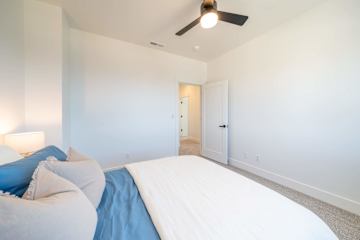 Seascape Haven, Modern Townhome with Fireplace