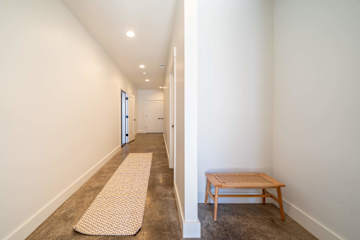 Seascape Haven, Modern Townhome with Fireplace