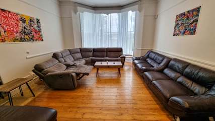 Mansion for 20 | Cinema Room & Bar | Free Parking