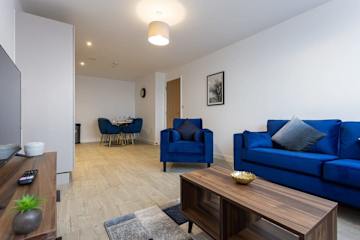 Salford Quays Flat | High-Floor Views | MediaCity