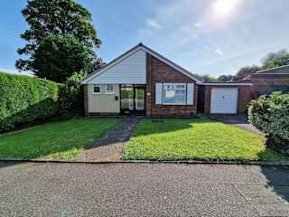 Gatley Bungalow | Garden | Free Parking | Airport