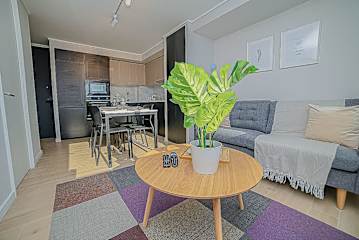 Stylish Modern City Flat | Prime Urban Experience