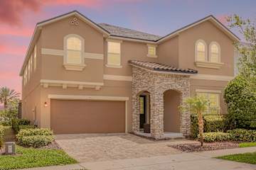 Kissimmee Villa: 9BR Retreat, Sleeps 18