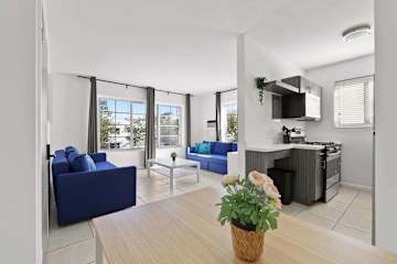 Chic Miami Beach Apt, Sleeps 4, Ocean Views