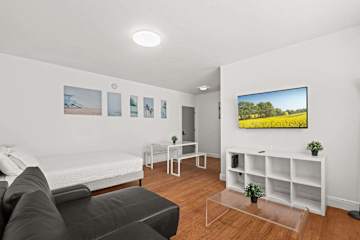 Chic Studio in Miami Beach with Beach Access