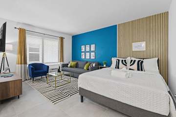 Chic Miami Beach Apt, Sleeps 4, Near Ocean