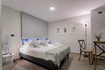 Romantic Stay Stylish Studio | Downtown Center