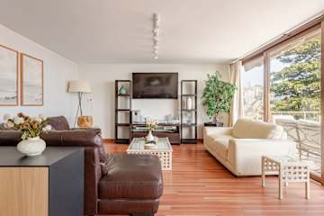 Modern Ocean View Flat | Short Walk to the Beach