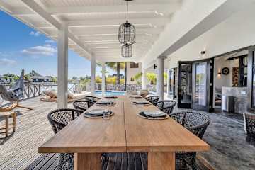 Costa de la Luz with swimming pool overlooking the water and terrace on the wind