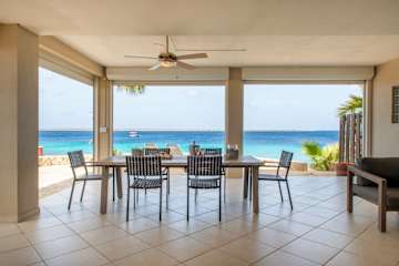 Den Laman Blue Marlin located directly on the sea with stunning views