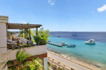 Playa Lechi Penthouse right by the Caribbean Sea and boulevard