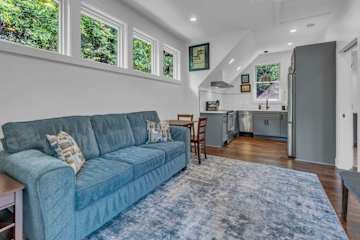 East Nashville Greenwood Treehouse Close to DT!