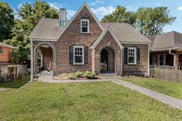 Charming 2BR East Nash Duplex, Great Location!