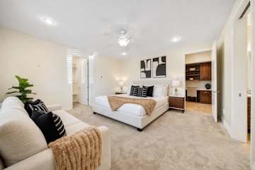 Bedroom 5, photo 1 of 2